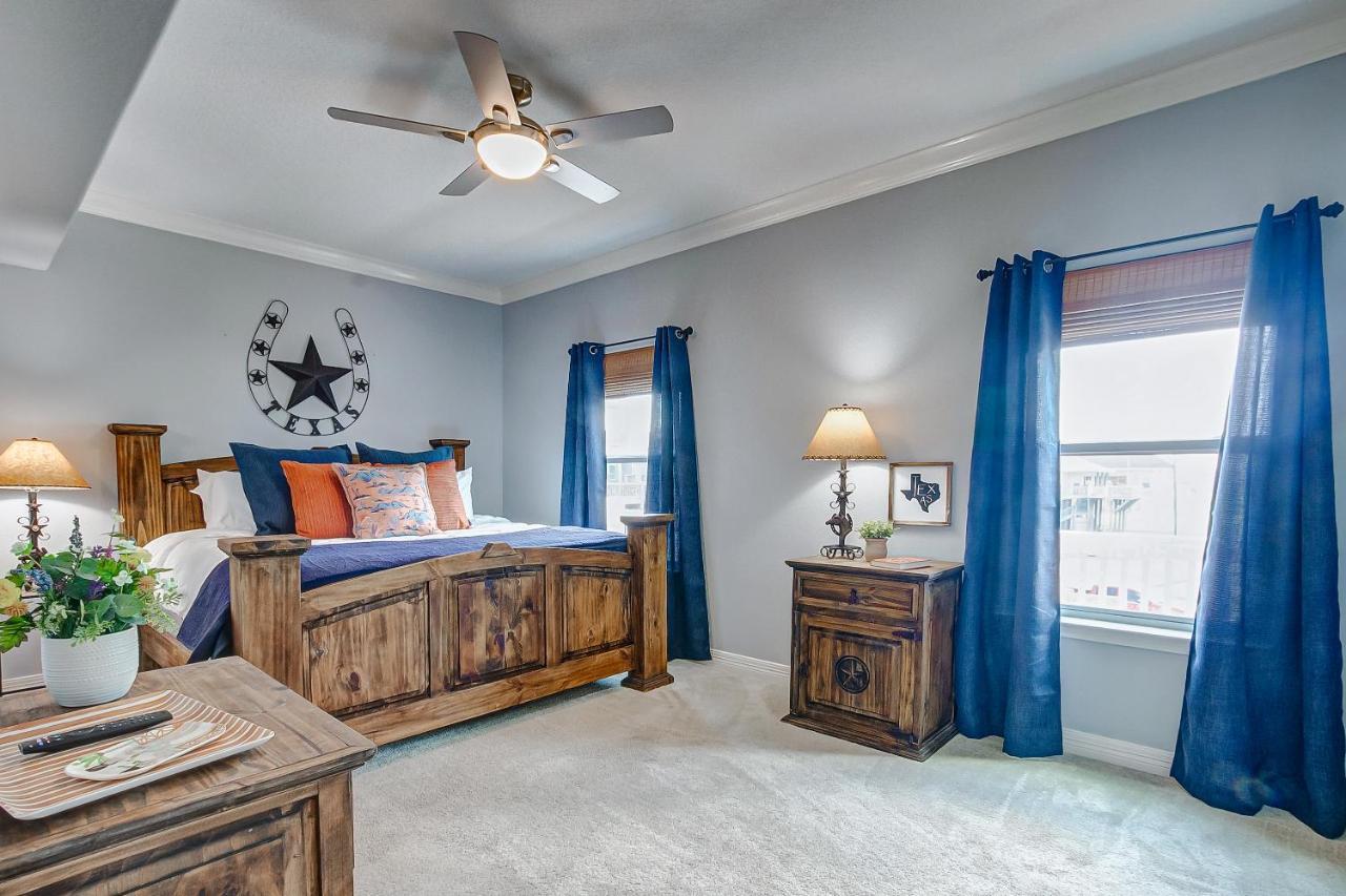 Spring Break Specials! Front Row Views - Tiki Bar - Playground Villa Bolivar Peninsula Dış mekan fotoğraf